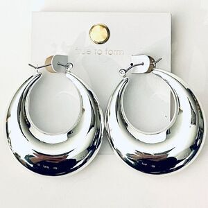 NWT Gorgeous True to Form Highly Polished Silver Puff Chunky Oval Hoop Earrings
